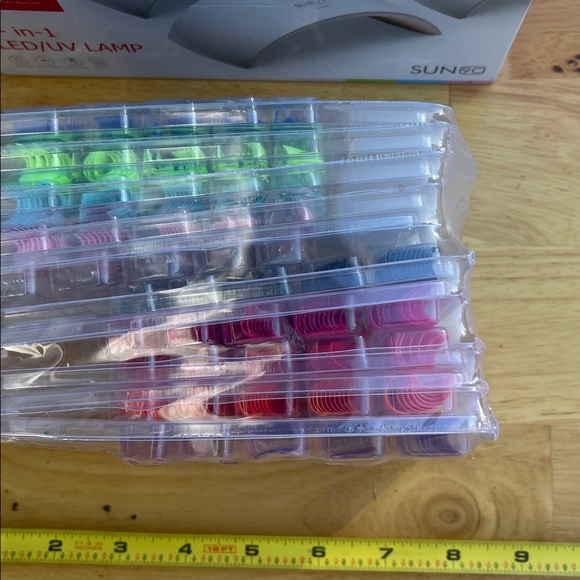 SUNUV 2-in-1 LED/UV Lamp with Nail Clips - Picture 2 of 5